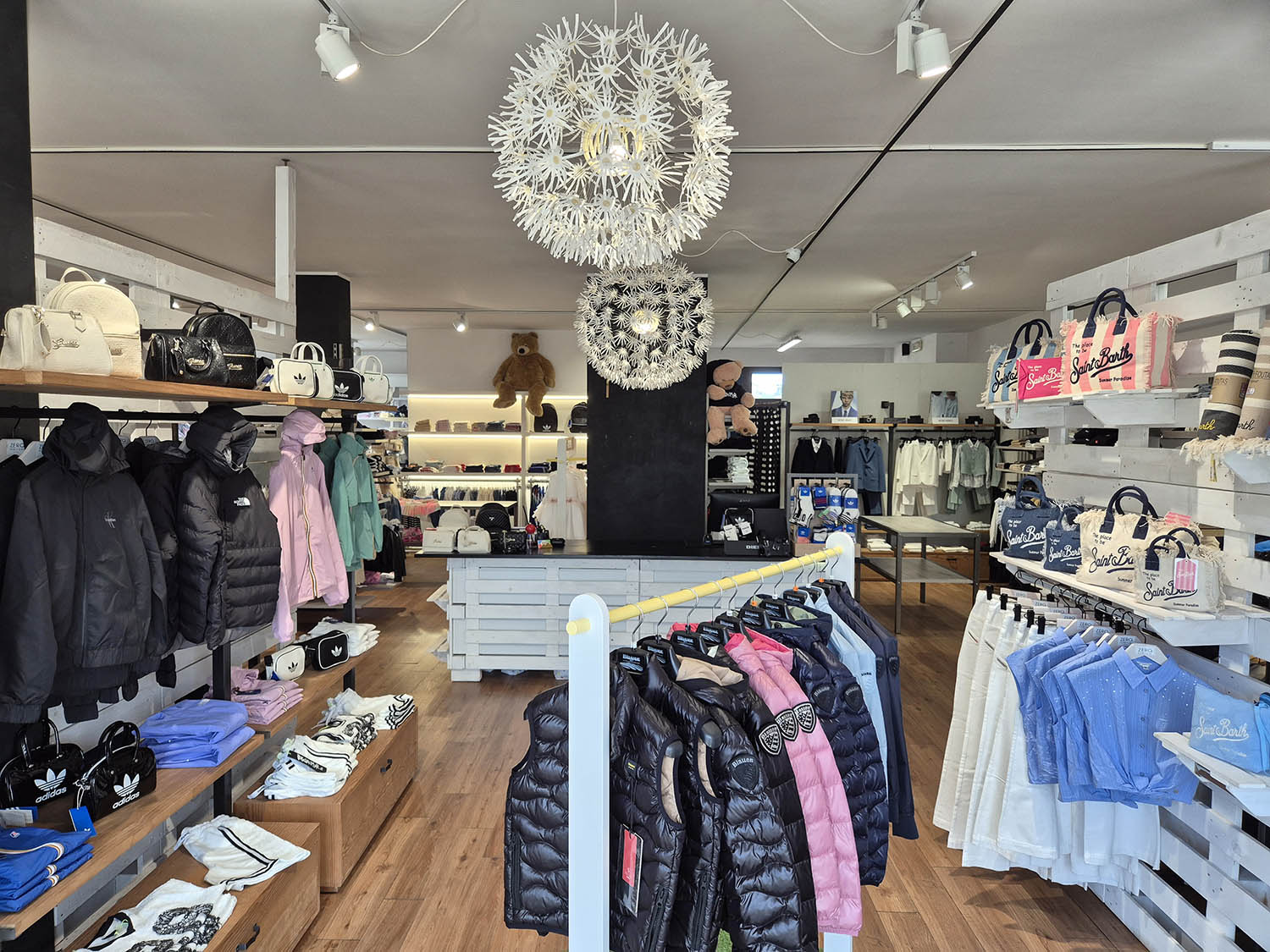 Abbigliamento neonati e junior 0-16