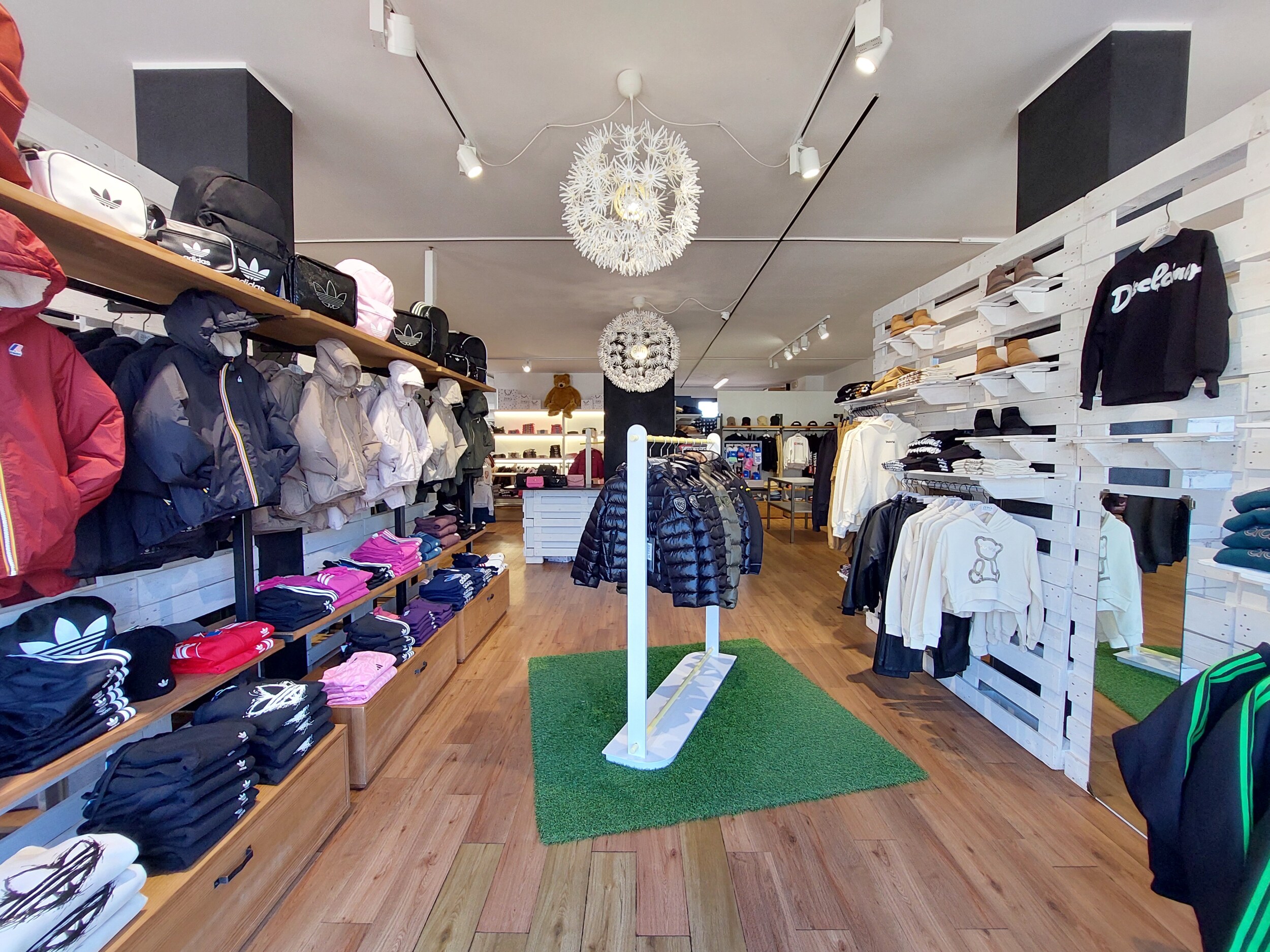 Abbigliamento neonati e junior 0-16